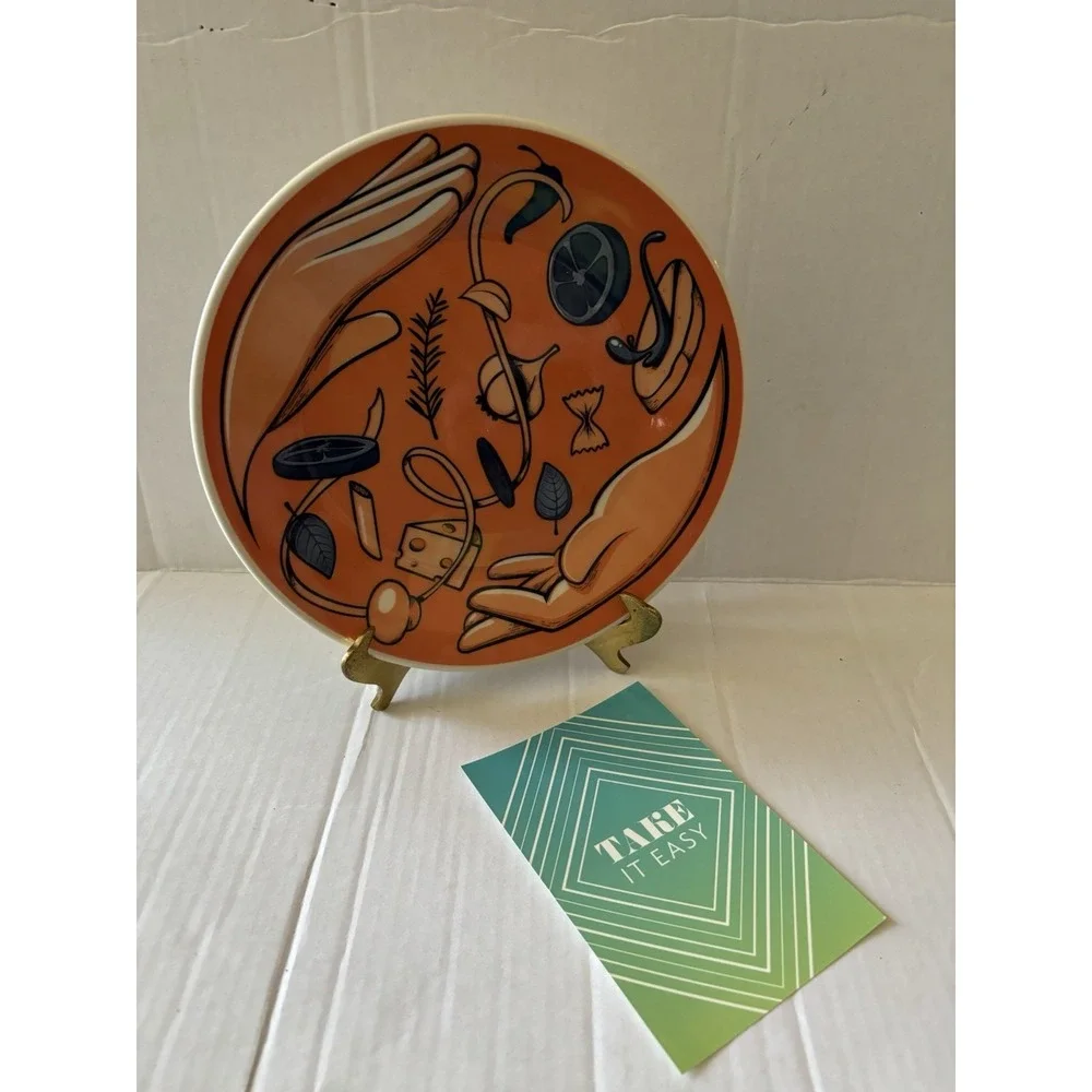 2018 Pratos Spoleto hands Embracing Food Plate 9.5